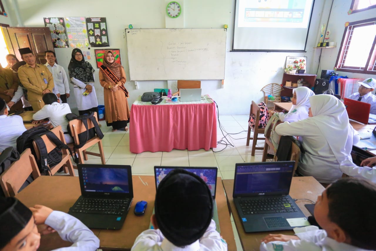 Wardiati Laksanakan Monev Pengenalan Lingkungan Sekolah di Banda Aceh