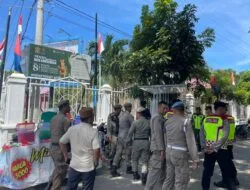 Personel Gabungan Berikan Sosialisasi Kepada Pedagang Kaki Lima