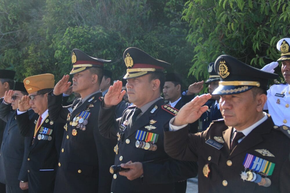 Kapolresta Banda Aceh Hadiri Upacara Hari Pahlawan di TMP