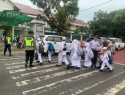 Personel Sat Samapta Polresta Banda Aceh Lakukan Atur Lalin