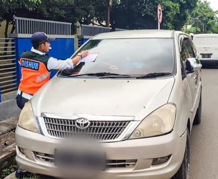 Dishub Kembali Lakukan Patroli Penertiban Kendaraan yang Parkir Sembarangan  