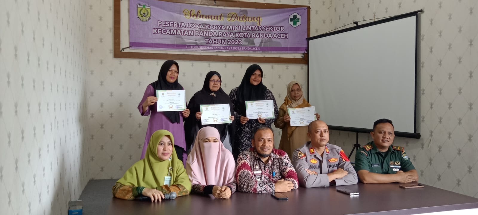Lokmin Lintas Sektor, Camat Kadafi Berikan Penghargaan Kepada Kader