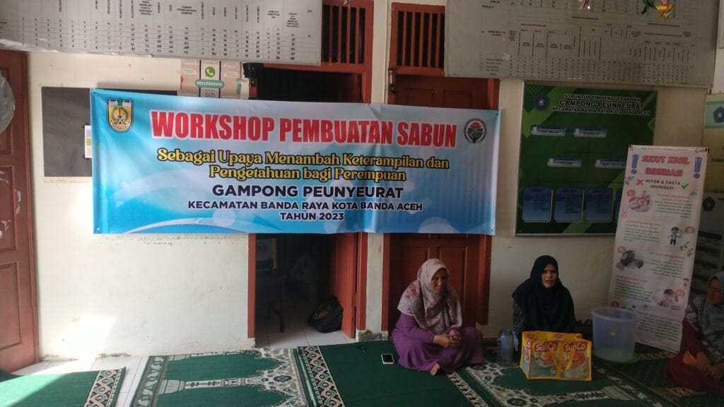 Tambah Keterampilan Warga, Peunyeurat Gelar Workshop Pembuatan Sabun