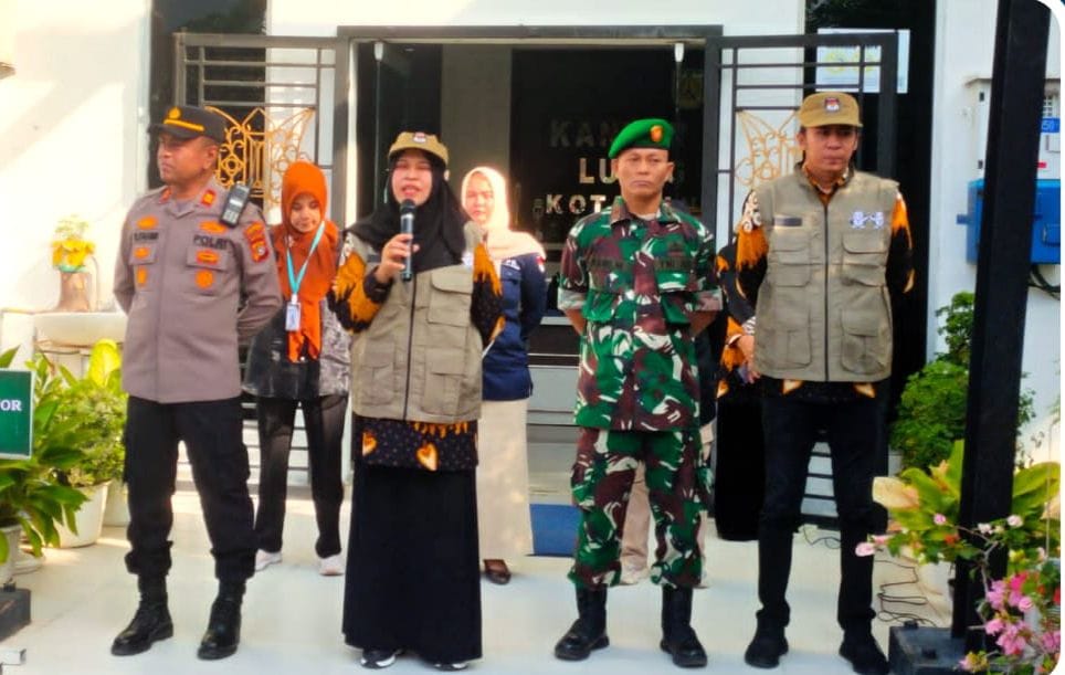 Camat Sukmawati Pimpin Apel Siaga Satlinmas