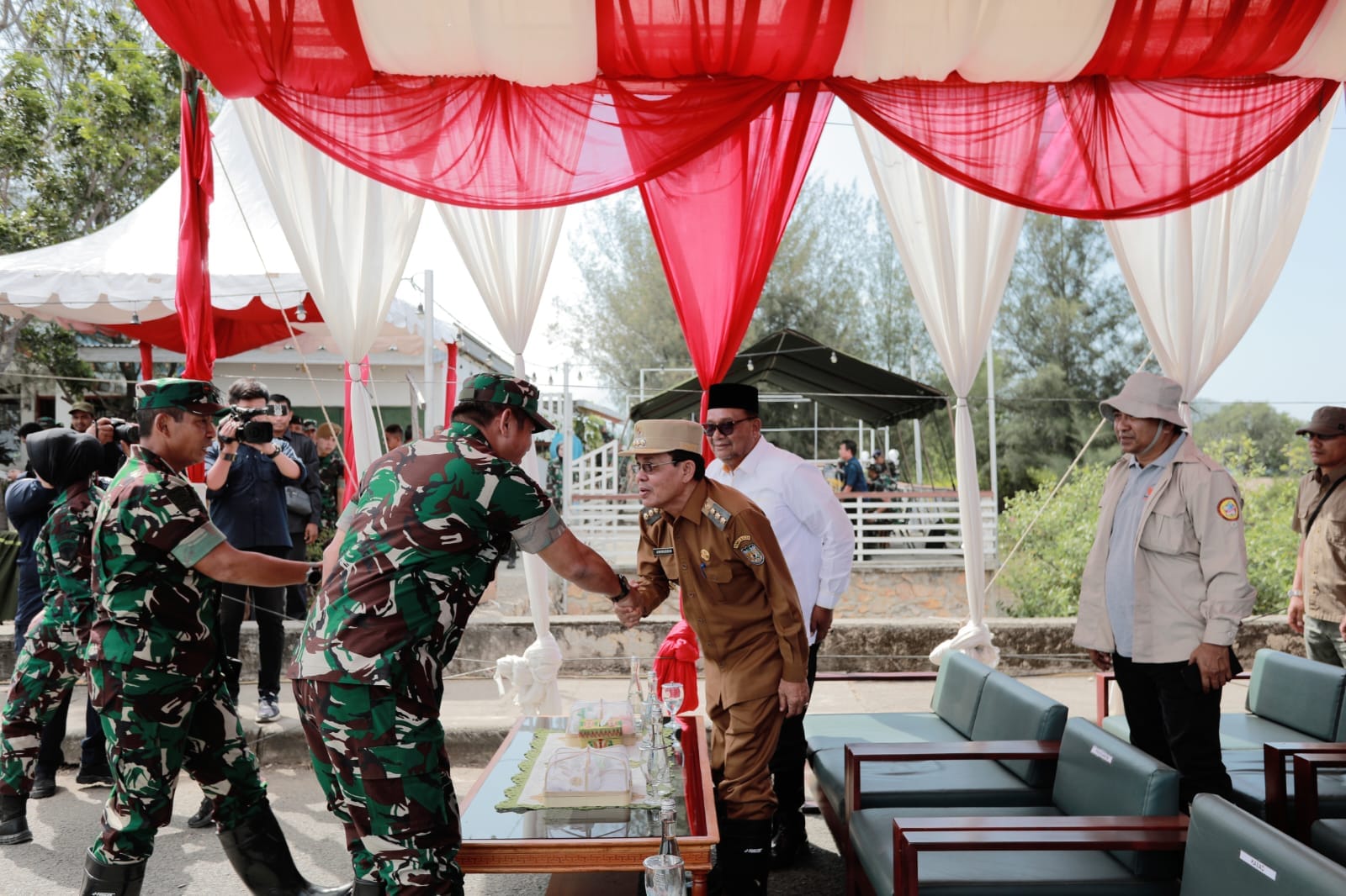 Forkopimda Banda Aceh Hadiri Penanaman Magrove dengan KASAD