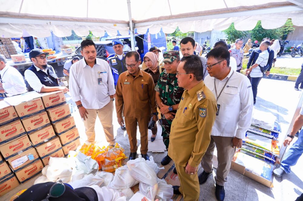 Forkopimda Banda Aceh dan Kepala BI Tinjau Pasar Murah