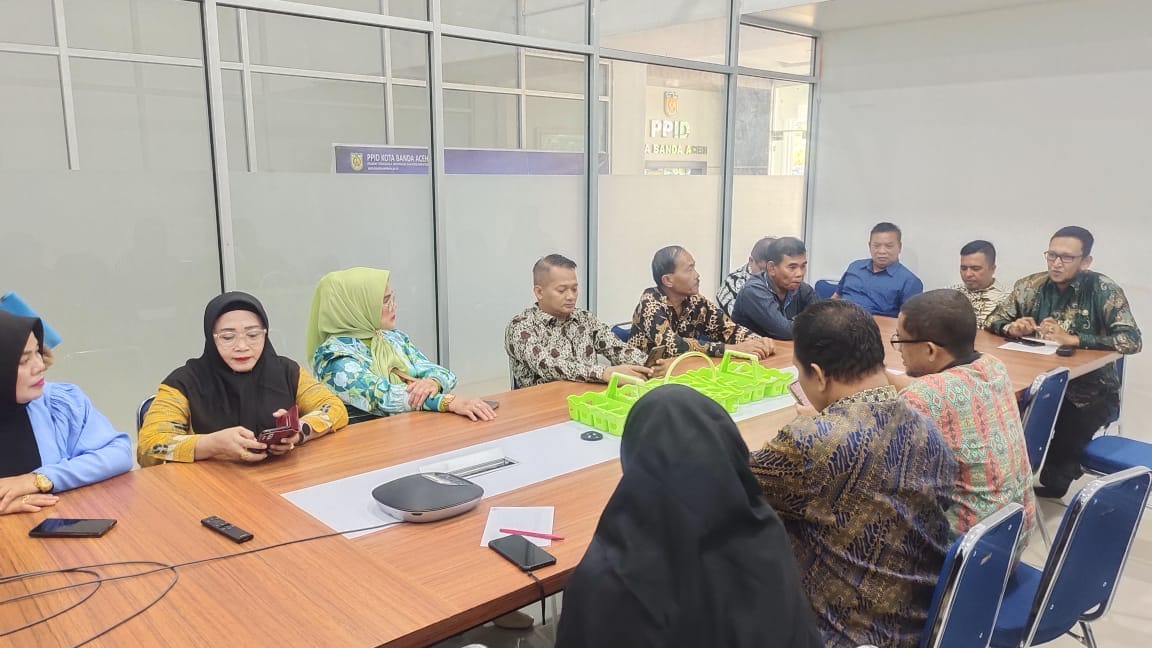 Diskominfotik Kota Band Aceh Terima Kunker Komisi C DPRD Serdang Bedagai