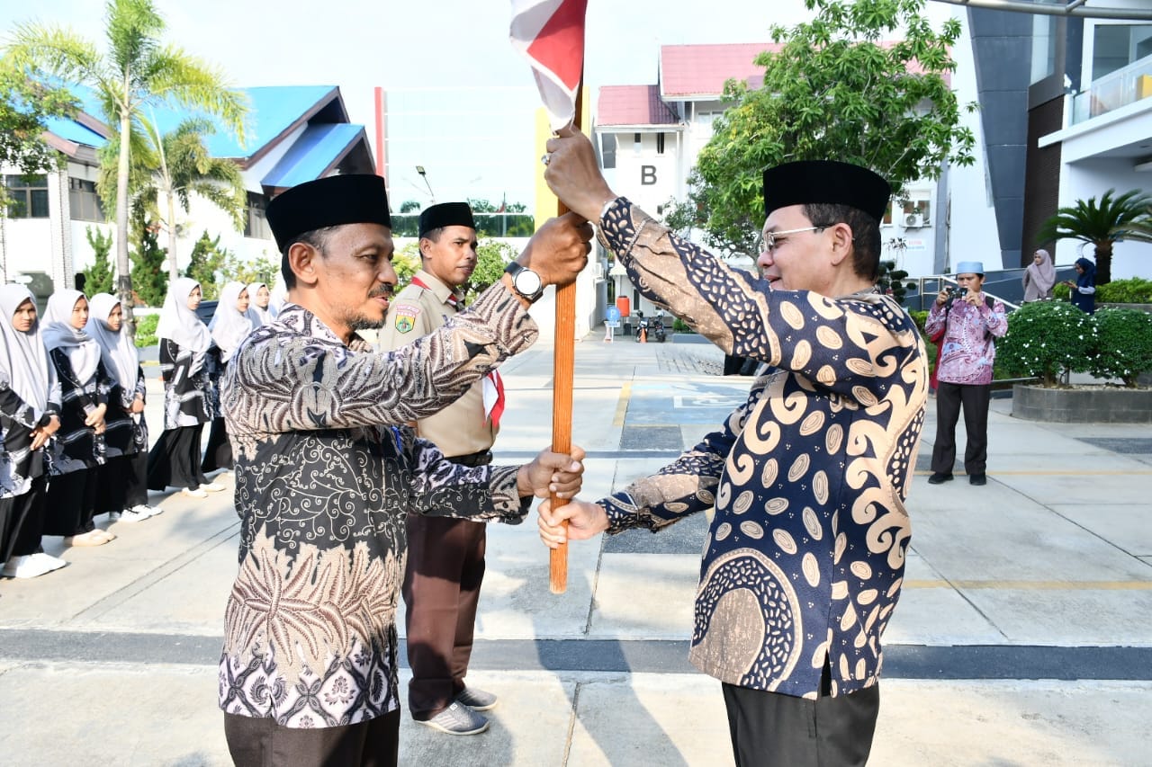 Lepas peserta Kontigen MTR Pramuka, Amiruddin Minta Pertahankan Prestasi Juara Umum