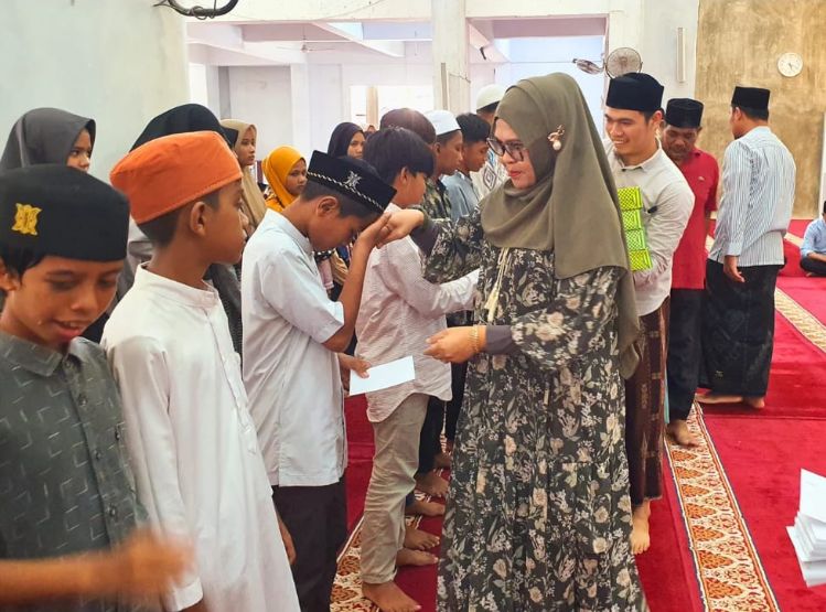 Kemukiman Lueng Bata Berikan Santunan Kepada 250 Anak Yatim