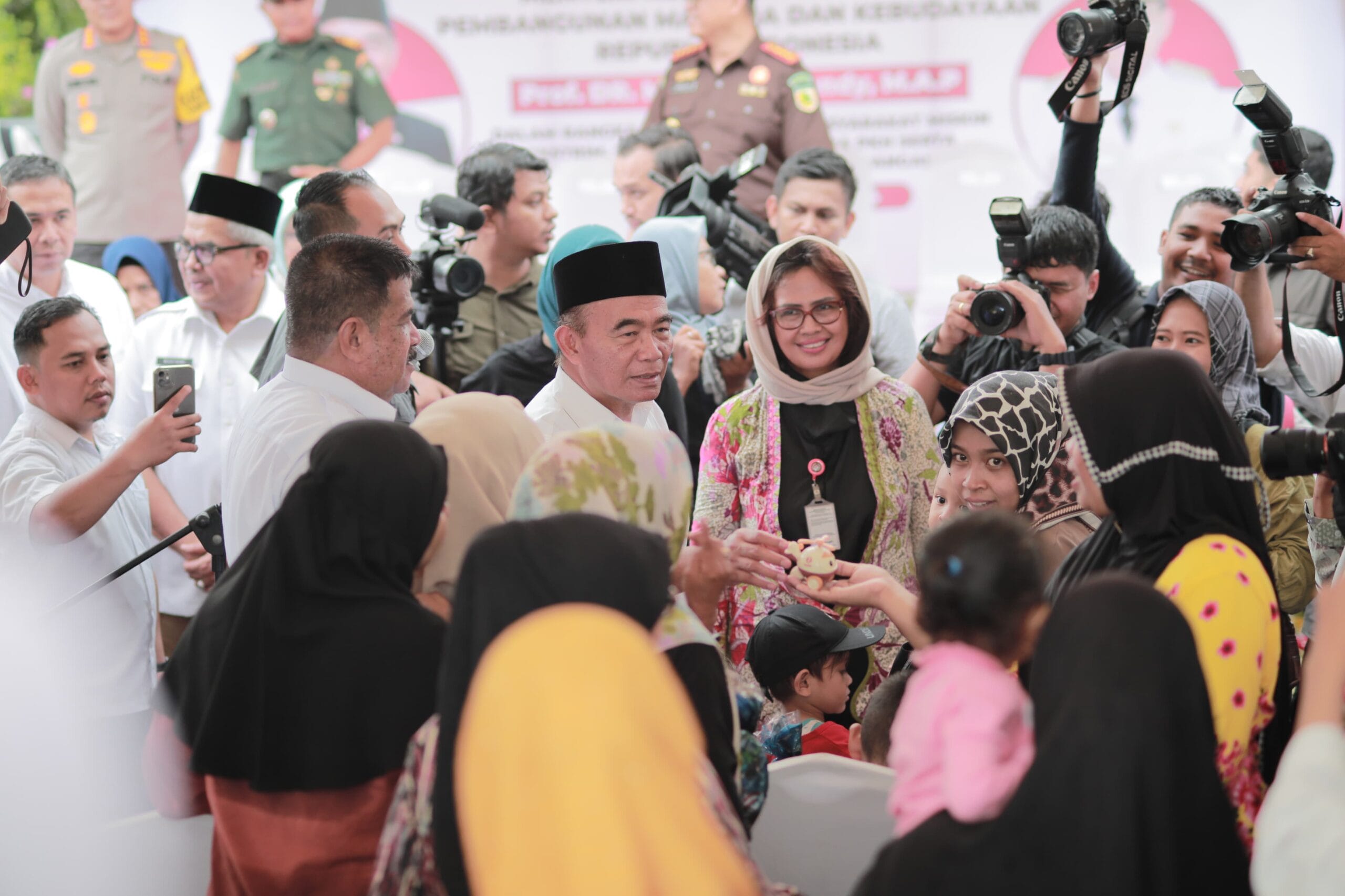 Amiruddin Dampingi Menko PMK Kunker ke Lampulo