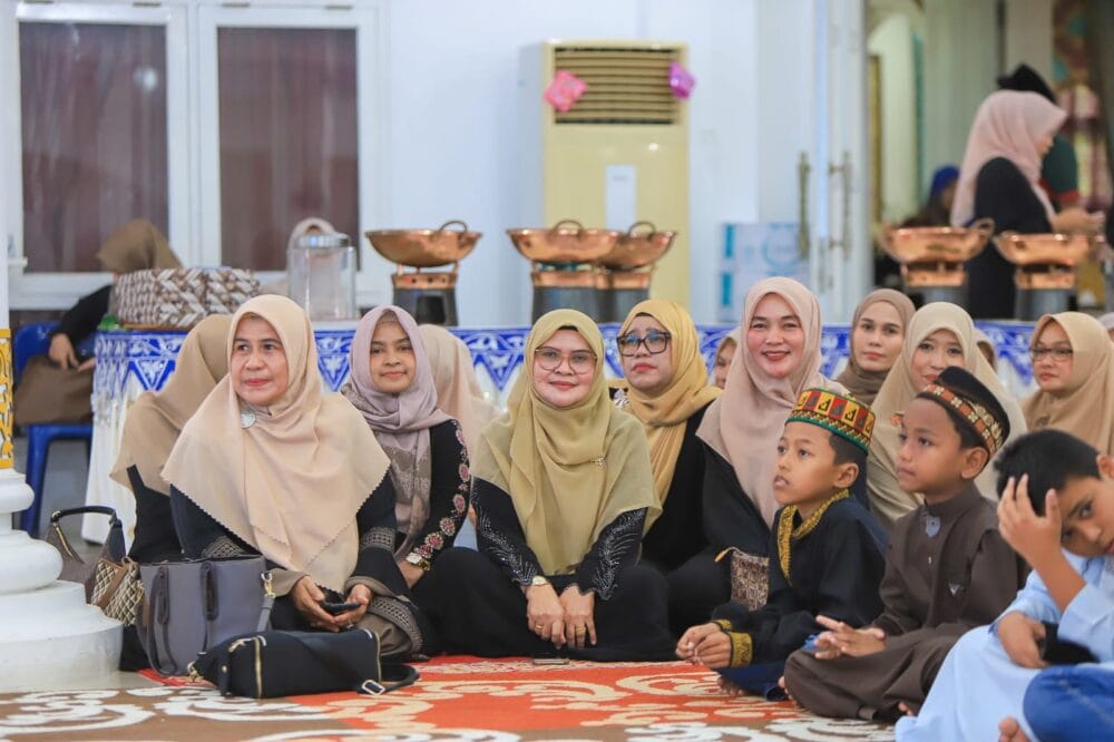 Wardiati Bukber dengan Organisasi Perempuan dan Santuni Anak Yatim