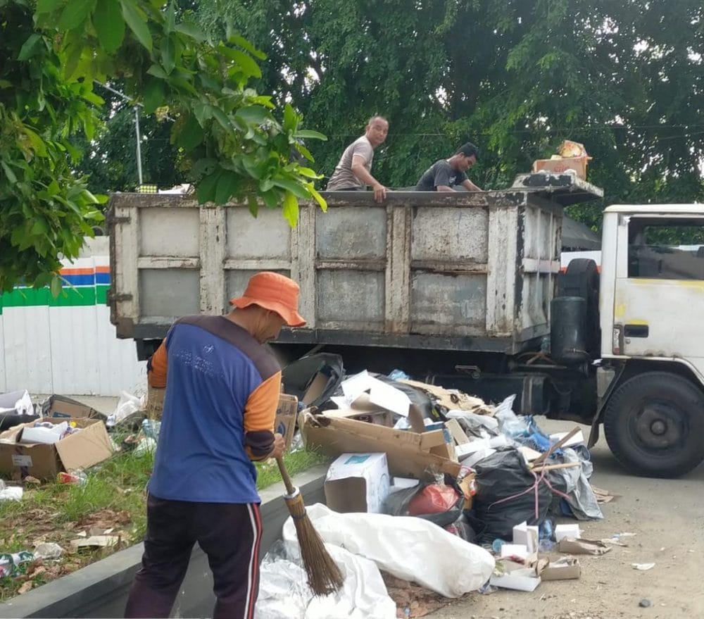 Kerja Keras DLHK3 Banda Aceh Tangani Sampah selama Perhelatan PON XXI Aceh - Sumut