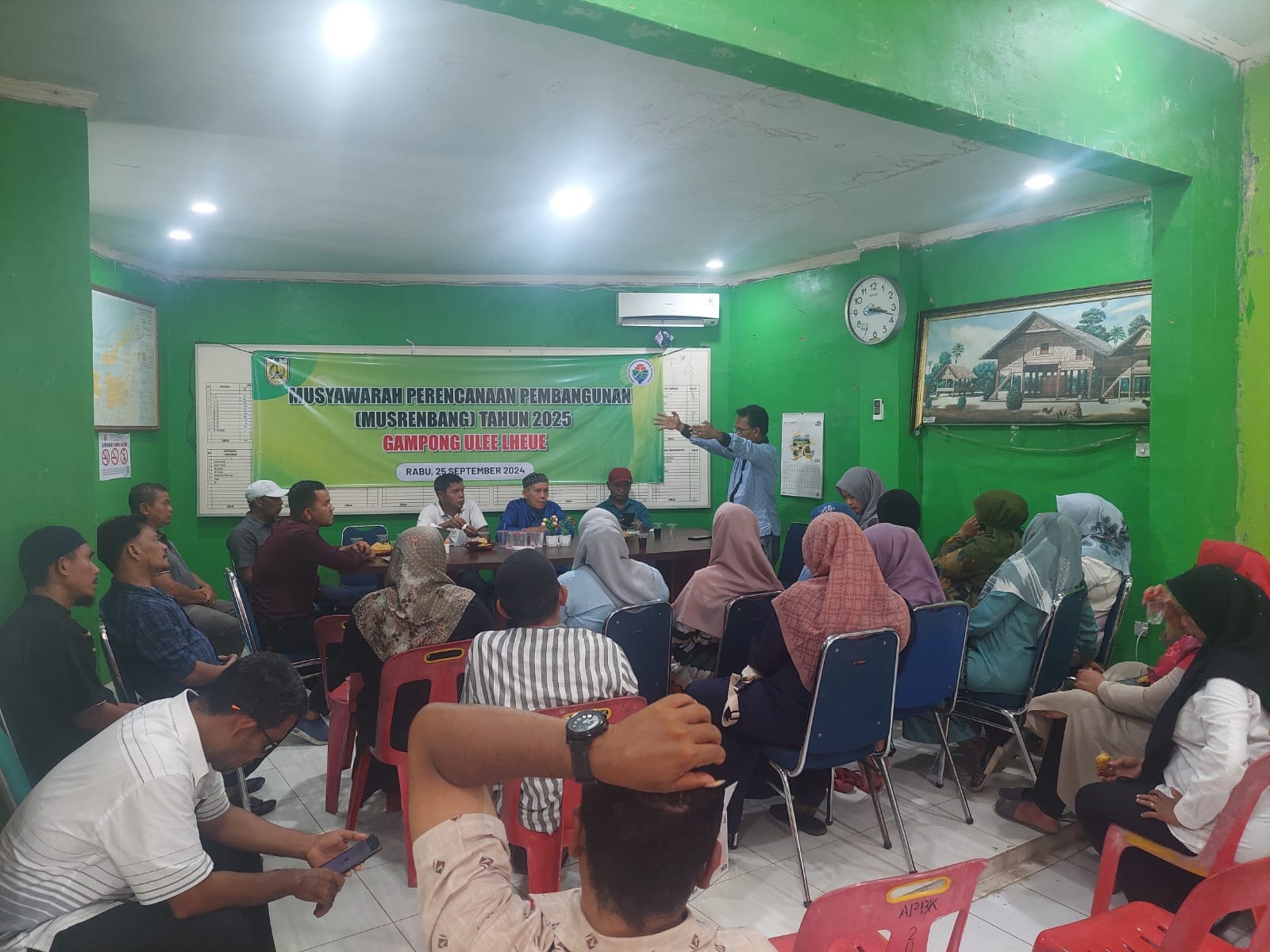 Camat Mustafa Hadiri Musrenbang Gampong Ulee Lheue