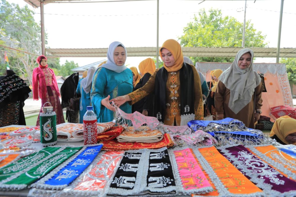 Dekranasda Aceh Lakukan Pembinaan Gampong Kerajinan di Pango Deah